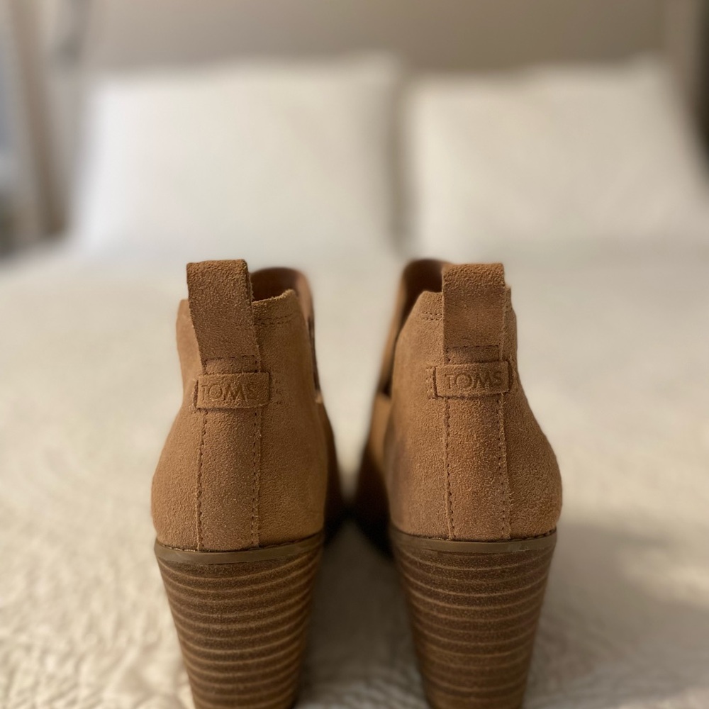 Toms Tan Ankle Booties - Picture 4 of 8